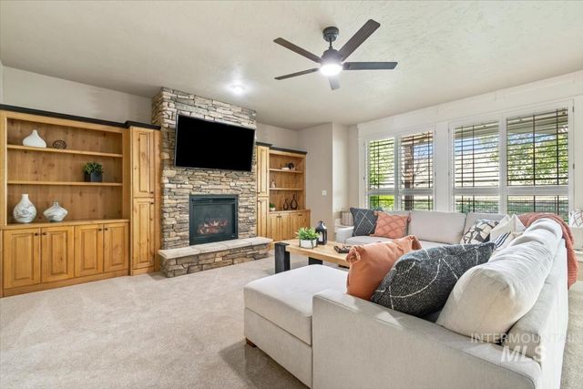 11872 N Humphreys Pl, Boise, ID 83714