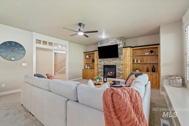11872 N Humphreys Pl, Boise, ID 83714