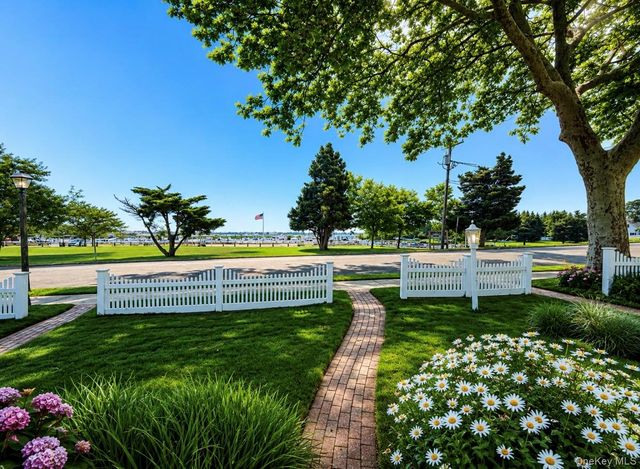 35 Library Avenue 8 R, Westhampton Beach, NY 11978