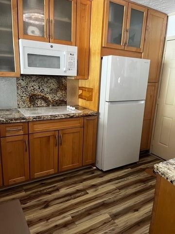 18901 NE 14th Ave 101, Miami, FL 33179