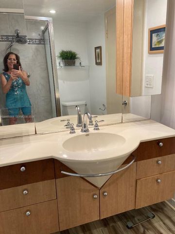 18901 NE 14th Ave 101, Miami, FL 33179