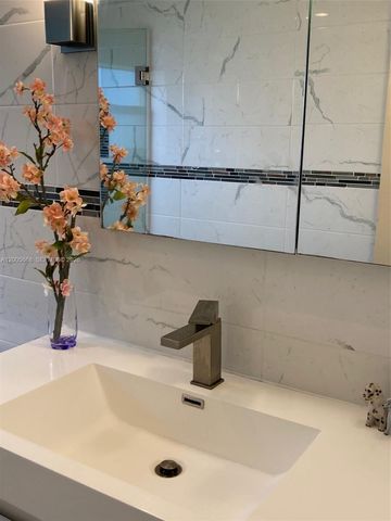 18901 NE 14th Ave 101, Miami, FL 33179