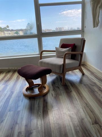 18901 NE 14th Ave 101, Miami, FL 33179