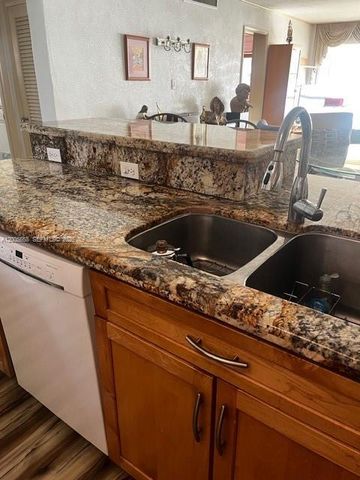 18901 NE 14th Ave 101, Miami, FL 33179