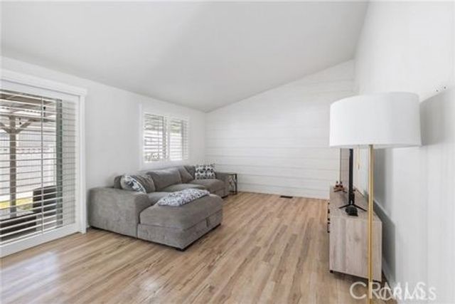 140 W Pioneer Ave 38, Redlands, CA 92374