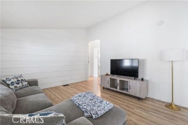 140 W Pioneer Ave 38, Redlands, CA 92374