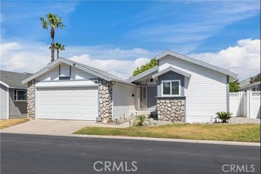 140 W Pioneer Ave 38, Redlands, CA 92374