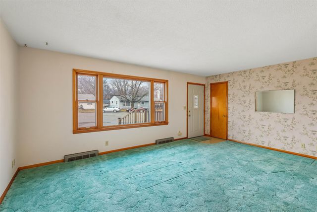 1603 Chance Court, Adel, IA 50003