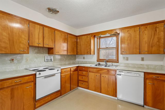 1603 Chance Court, Adel, IA 50003