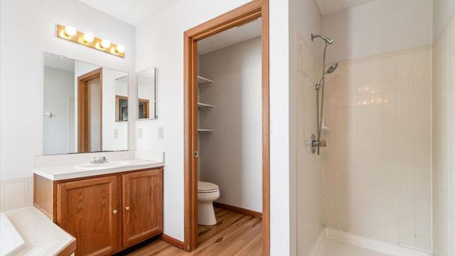 2148 Dunkeld Drive, Grove City, OH 43123