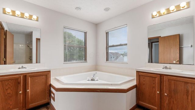 2148 Dunkeld Drive, Grove City, OH 43123