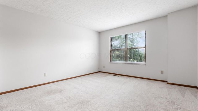 2148 Dunkeld Drive, Grove City, OH 43123