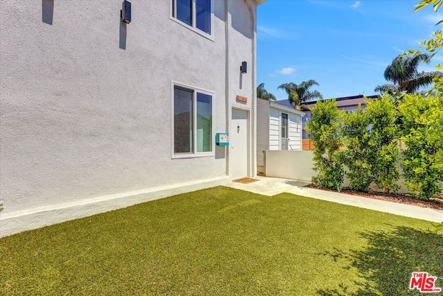 11803 National Boulevard, Los Angeles, CA 90064