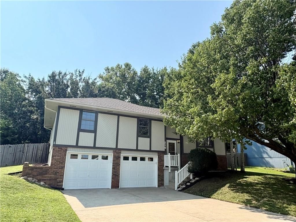 210 Dawn Avenue, Belton, MO 64012
