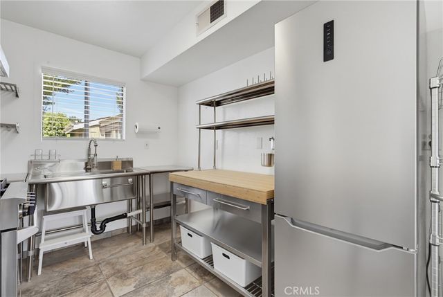 10740 Woodley Avenue 3, Granada Hills, CA 91344