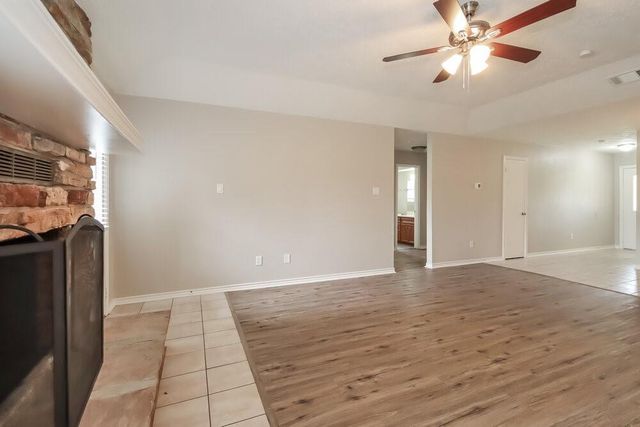 9695 Twin Shores Drive, Willis, TX 77318