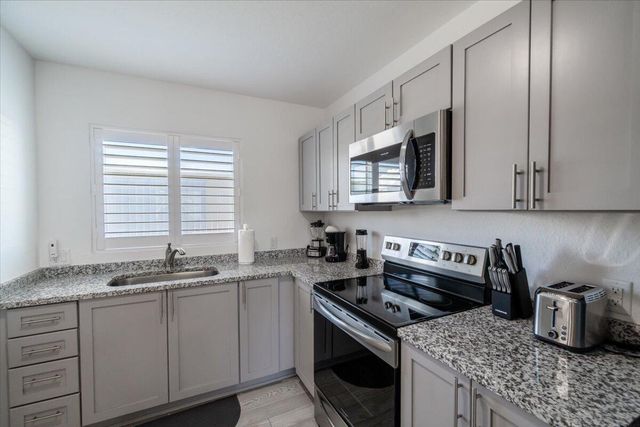 10877 Overseas Hwy Apt 94, Marathon, FL 33050