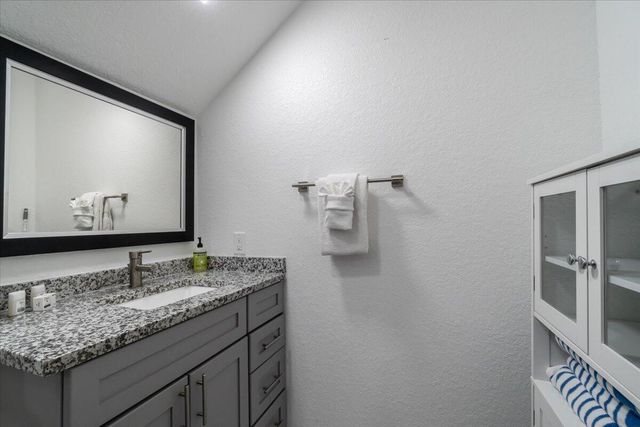 10877 Overseas Hwy Apt 94, Marathon, FL 33050