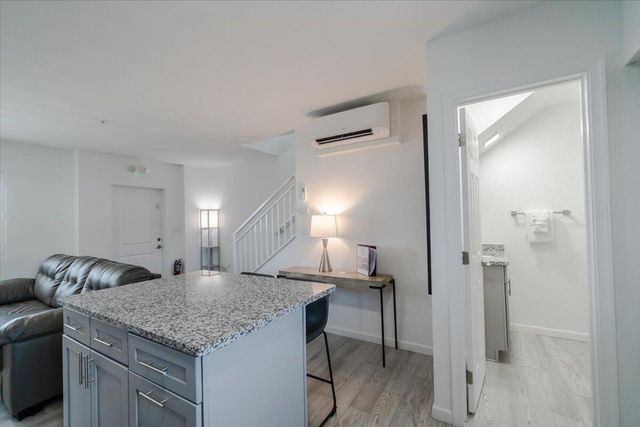 10877 Overseas Hwy Apt 94, Marathon, FL 33050