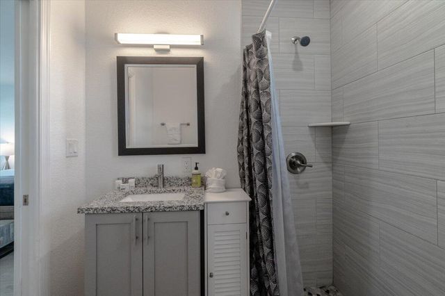 10877 Overseas Hwy Apt 94, Marathon, FL 33050