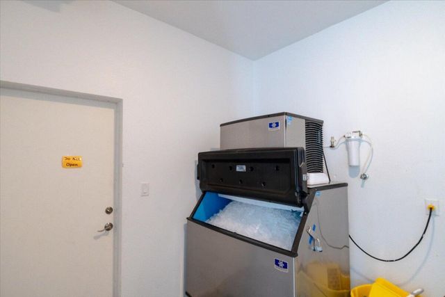 10877 Overseas Hwy Apt 94, Marathon, FL 33050