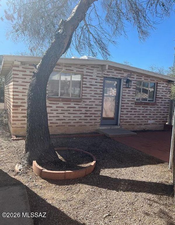 3250 E Water Street, Tucson, AZ 85716