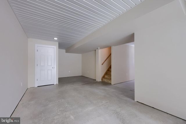 8140 HOKES RD, Glen Rock, PA 17327