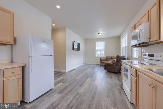 8140 HOKES RD, Glen Rock, PA 17327