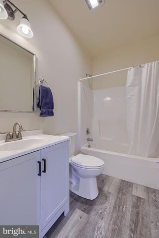 8140 HOKES RD, Glen Rock, PA 17327