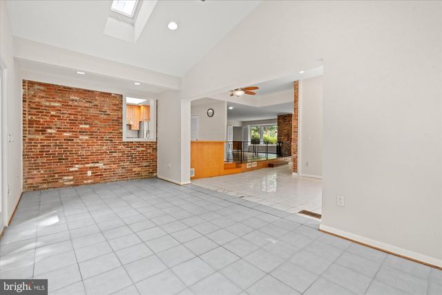 7504 RADNOR RD, Bethesda, MD 20817