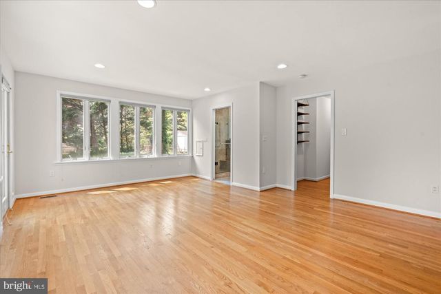 7504 RADNOR RD, Bethesda, MD 20817
