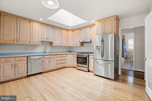 7504 RADNOR RD, Bethesda, MD 20817