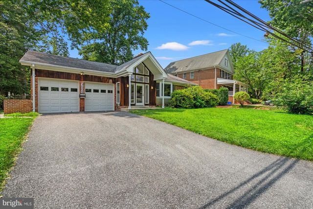 7504 RADNOR RD, Bethesda, MD 20817