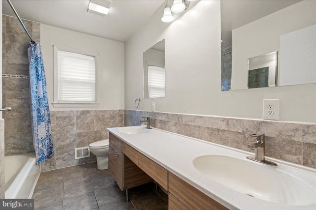 7504 RADNOR RD, Bethesda, MD 20817