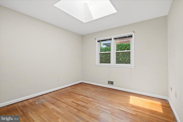 7504 RADNOR RD, Bethesda, MD 20817