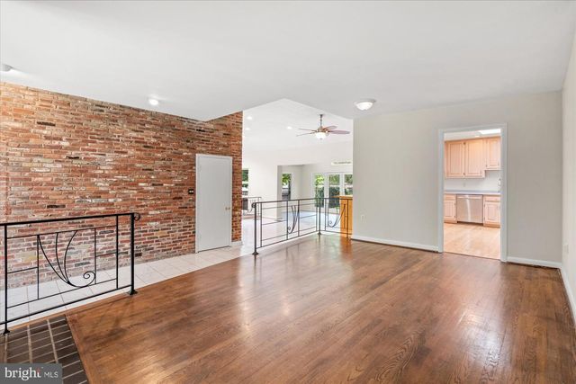 7504 RADNOR RD, Bethesda, MD 20817