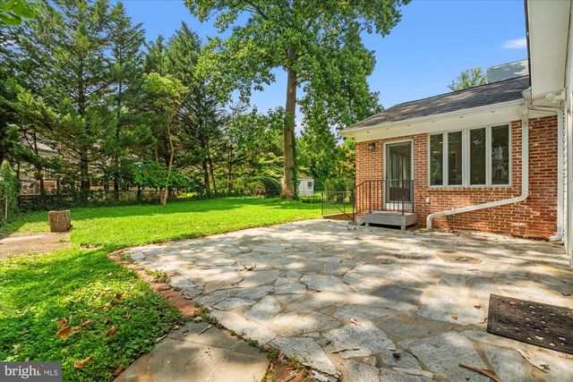 7504 RADNOR RD, Bethesda, MD 20817