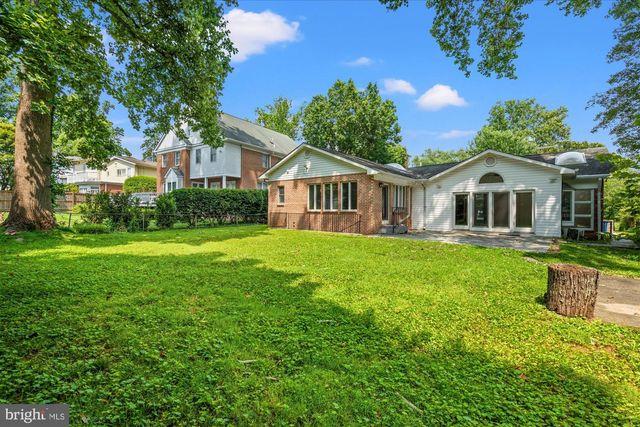 7504 RADNOR RD, Bethesda, MD 20817