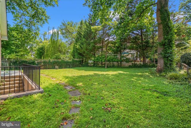 7504 RADNOR RD, Bethesda, MD 20817