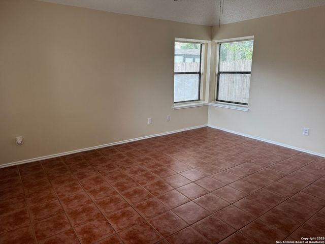 11811 James Vinson, San Antonio, TX 78253