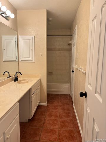 11811 James Vinson, San Antonio, TX 78253