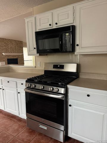 11811 James Vinson, San Antonio, TX 78253