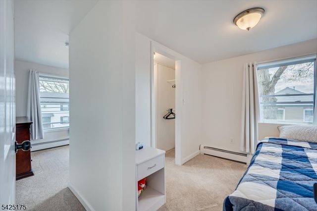 35 Edgewood Ter, South Bound Brook Boro, NJ 08880