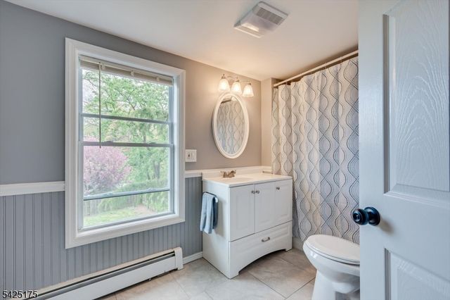 35 Edgewood Ter, South Bound Brook Boro, NJ 08880