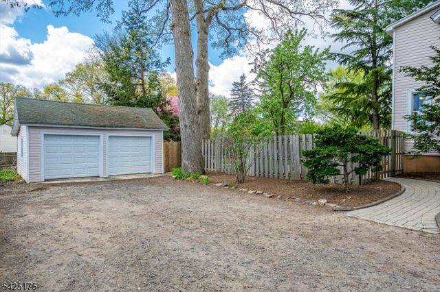 35 Edgewood Ter, South Bound Brook Boro, NJ 08880