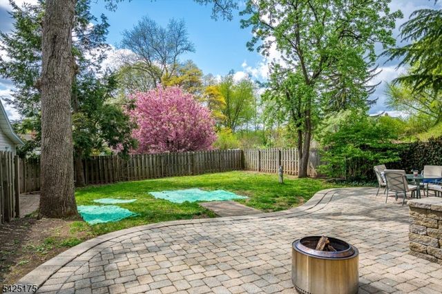 35 Edgewood Ter, South Bound Brook Boro, NJ 08880