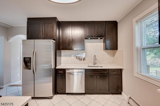 35 Edgewood Ter, South Bound Brook Boro, NJ 08880