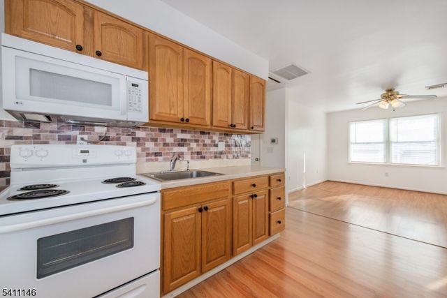 15 Rose Pl, Woodland Park, NJ 07424