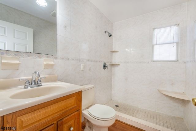 15 Rose Pl, Woodland Park, NJ 07424