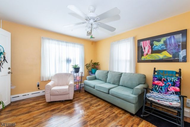 15 Rose Pl, Woodland Park, NJ 07424